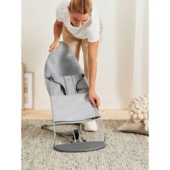 Bouncer Bliss 3D Jersey - Light Grey 21 Bouncer Bliss 3D Jersey - Light Grey -METRO BABY SHOP 006072 bouncer bliss light grey 3d jersey lookbook babybjorn 08