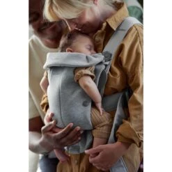 Baby Carrier Mini 3D Jersey - Light Grey -METRO BABY SHOP 021072 baby carrier mini light grey 3d jersey lifestyle babybjorn 11 large