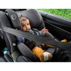 Britax Safe-n-Sound B-first Ifix -METRO BABY SHOP 3661 b first ifix charcoal lifestyle