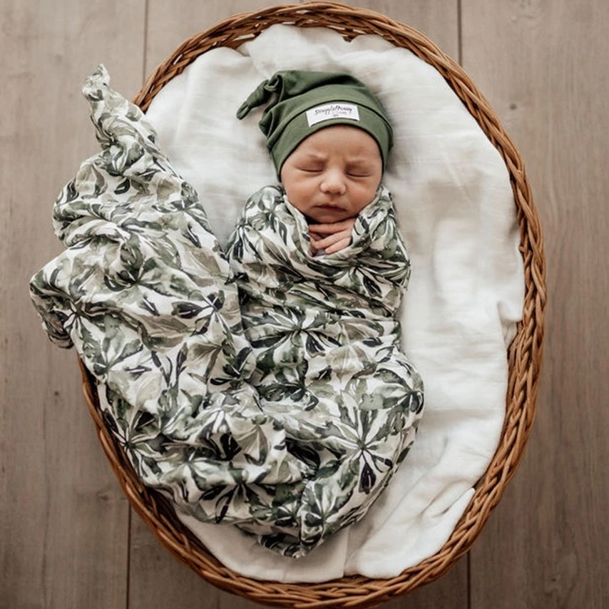 Organic Muslin Wrap - Evergreen 2 Organic Muslin Wrap - Evergreen - Image 2