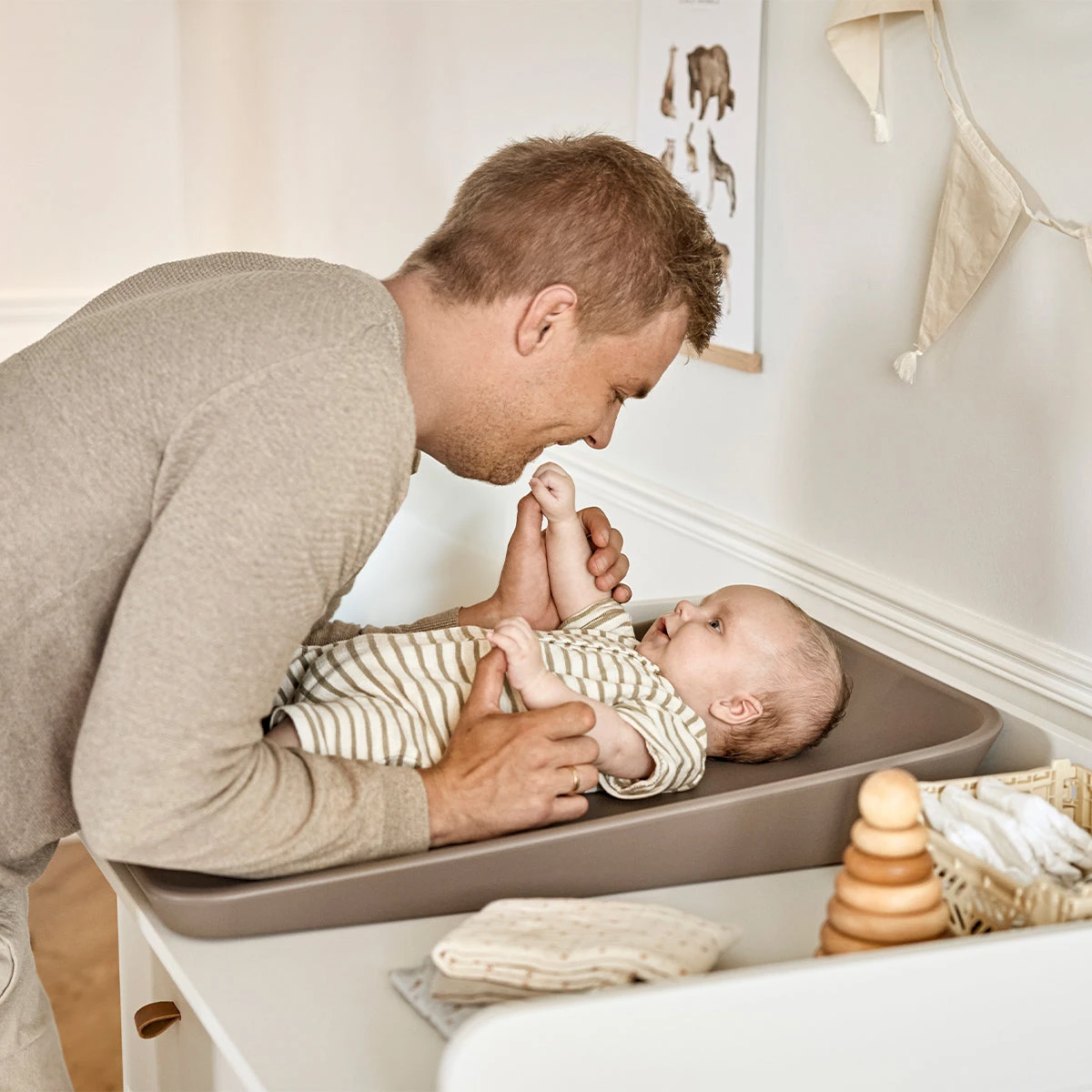 Leander Matty Change Pad - Mocca 6 Leander Matty Change Pad - Mocca - Image 6