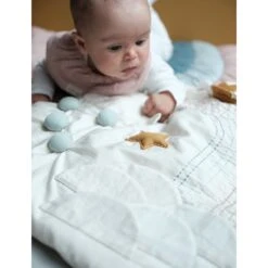 Activity Blanket - Travel Size 50cm -METRO BABY SHOP ActivityBlanket Rainbow RuffleBib Mauve gaze 1