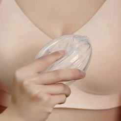Haakaa Shell Wearable Silicone Pump- 75ml 17 Haakaa Shell Wearable Silicone Pump- 75ml -METRO BABY SHOP HaakaaShellPump Pressing 3000x 6549223c f4ba 4398 ab17 0b357020aa59