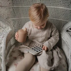 Mushie Silicone Sippy Cup VARIOUS COLOURS 19 Mushie Silicone Sippy Cup VARIOUS COLOURS -METRO BABY SHOP Mikaella day1 61 p