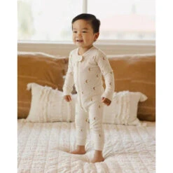 Zip Long Sleeve Sleeper VARIOUS COLOURS 18 Zip Long Sleeve Sleeper VARIOUS COLOURS -METRO BABY SHOP QM AW24 D1 LIFESTYLE WEB 84 b8dd2b30 d18e 4e6d 870e f053f3ea9cec