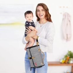 Skip Hop Pronton Changing Station VARIOUS COLOURS -METRO BABY SHOP SH202216 4 1024x1024 65a500f8 edb6 44fa bf37 1e6c7ffb57d8