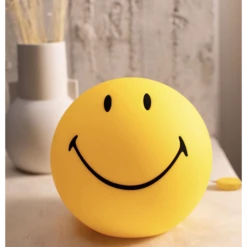 Mr. Maria Smiley Star Light