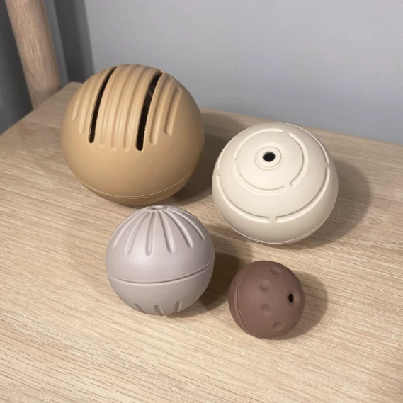 Nuuroo Neo Silicone Ball 4-pack VARIOUS COLOURS 2 Nuuroo Neo Silicone Ball 4-pack VARIOUS COLOURS - Image 2