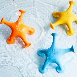 Ubbi® Ubbi Starfish Suction Bath Toys -METRO BABY SHOP UB10565 6 1000x1000 720x aac82a63 f298 48c8 a58e fecf755f2f21