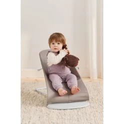 Bouncer Bliss Woven Petal Quilt - Sand Grey 15 Bouncer Bliss Woven Petal Quilt - Sand Grey -METRO BABY SHOP bouncer bliss sand gray cotton petal quilt pp babybjorn 04