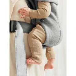 Baby Carrier Mini 3D Jersey - Light Grey -METRO BABY SHOP en 021072 baby carrier mini light grey 3d jersey lookbook babybjorn 09