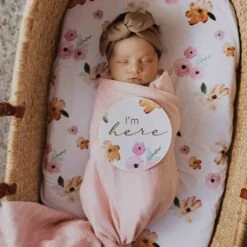 Organic Muslin Wrap - Musk Pink -METRO BABY SHOP muslin wraps musk pink organic muslin wrap 4 1000x d3b1081c 4ad0 44b9 9fe7 d25e82bad834