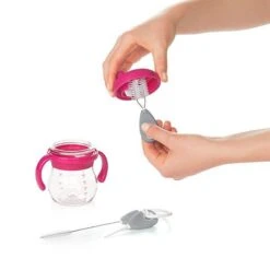 Straw & Sippy Cup Top Cleaning Set - Grey -METRO BABY SHOP tot 62123200 4c 1024x1024 16494ebf 2430 4f5d 951b 3eac5a7ed947