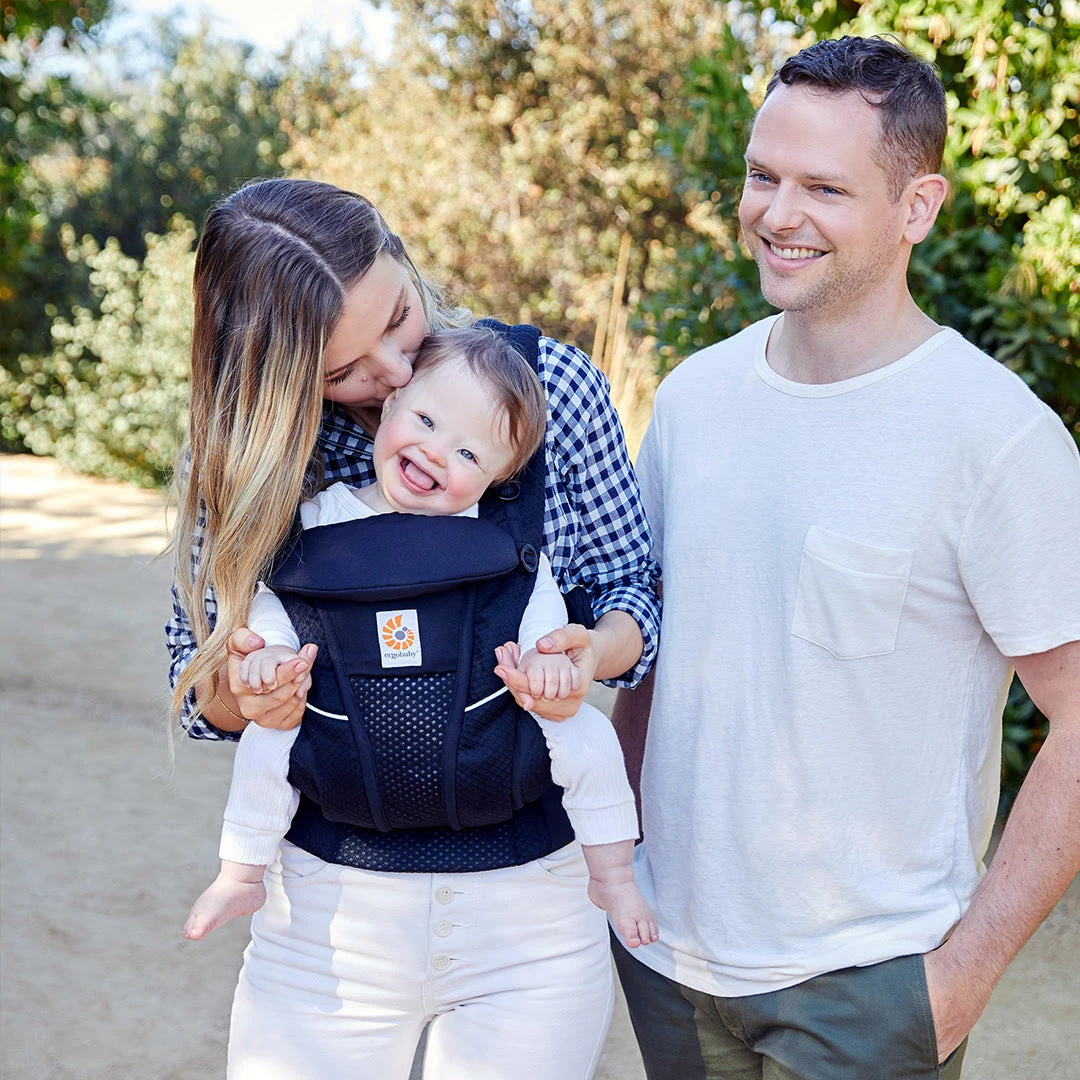 Ergobaby Omni Breeze Baby Carrier - Midnight Blue 2 Ergobaby Omni Breeze Baby Carrier - Midnight Blue - Image 2